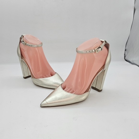 Marc Fisher Arnette Pointy Toe Ankle Strap Block Heel Pumps Gold Leather Sz 6.5 - Picture 5 of 14